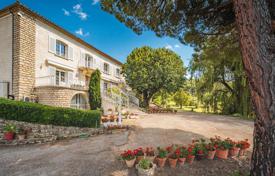 9 dormitorio villa en Apt, Francia. 1 294 000 €