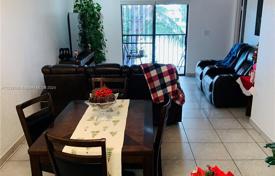 2-dormitorio apartamentos en condominio 72 m² en Hialeah, Estados Unidos. $285 000
