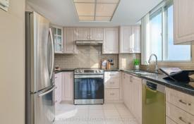 6 dormitorio piso en North York, Canadá. C$1 073 000