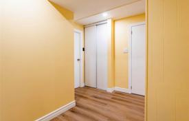 18 dormitorio casa de pueblo en Scarborough, Canadá. C$1 381 000