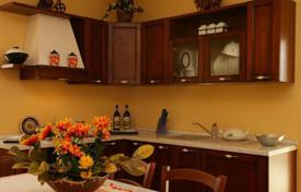 12 dormitorio villa 400 m² en Piancastagnaio, Italia. 890 000 €