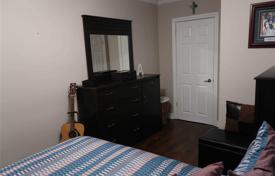 4 dormitorio adosado en Etobicoke, Canadá. C$1 551 000