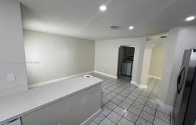 3 dormitorio casa de pueblo 173 m² en Miami, Estados Unidos. $570 000