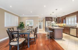 10 dormitorio casa de pueblo en North York, Canadá. C$1 720 000