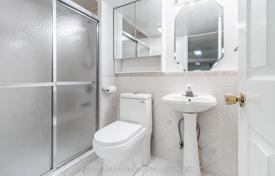 7 dormitorio casa de pueblo en Scarborough, Canadá. C$1 225 000