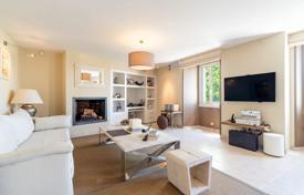 3 dormitorio piso en Mougins, Francia. 549 000 €