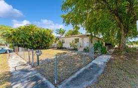 3 dormitorio casa de pueblo 139 m² en Hialeah, Estados Unidos. $400 000
