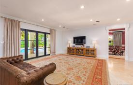8 dormitorio villa 466 m² en Miami, Estados Unidos. $1 995 000