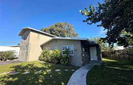 4 dormitorio casa de pueblo 229 m² en Fort Lauderdale, Estados Unidos. $510 000
