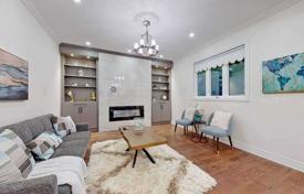 5 dormitorio casa de pueblo en Scarborough, Canadá. C$2 340 000