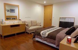 3-dormitorio apartamentos en condominio en Khlong Toei, Tailandia. $3 750  por semana