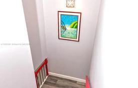 4 dormitorio casa de pueblo 160 m² en Miami, Estados Unidos. $439 000