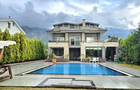 7 dormitorio villa 265 m² en Ölüdeniz, Turquía. 40 611 000 TRY