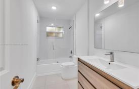 3 dormitorio casa de pueblo 236 m² en Miami, Estados Unidos. $1 099 000