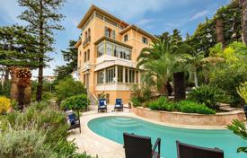 5 dormitorio villa en San Remo, Italia. 9 500 €  por semana