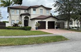 Casa de pueblo – West End, Miami, Florida,  Estados Unidos. $985 000