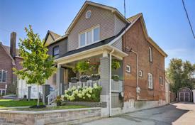 Casa de pueblo – Gerrard Street East, Toronto, Ontario,  Canadá. C$1 098 000