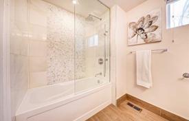 8 dormitorio casa de pueblo en Scarborough, Canadá. C$1 418 000