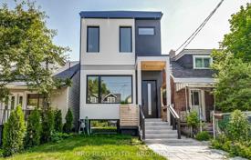 Casa de pueblo – East York, Toronto, Ontario,  Canadá. C$2 013 000