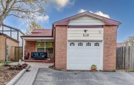 12 dormitorio casa de pueblo en Scarborough, Canadá. C$1 805 000