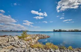5 dormitorio piso en Etobicoke, Canadá. C$1 152 000