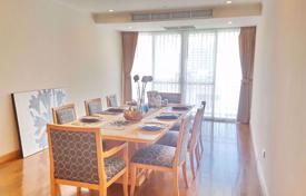 3-dormitorio apartamentos en condominio en Khlong Toei, Tailandia. $3 400  por semana