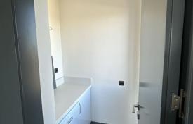 5 dormitorio piso 235 m² en Akdeniz Mahallesi, Turquía. $324 000