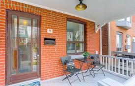 7 dormitorio adosado en Old Toronto, Canadá. C$1 536 000