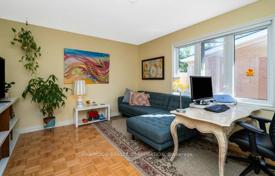 10 dormitorio casa de pueblo en North York, Canadá. C$2 569 000