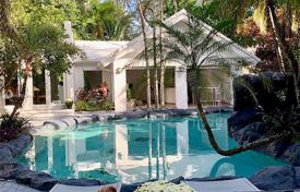 Villa – North Miami Beach, Florida, Estados Unidos. $2 399 000