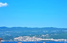 4 dormitorio piso 91 m² en Primorje-Gorski Kotar County, Croacia. 345 000 €
