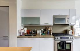 1 dormitorio piso en College Street, Canadá. C$825 000