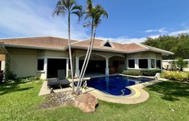 3 dormitorio villa 400 m² en Pattaya, Tailandia. $563 000