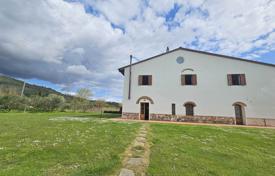 11 dormitorio villa 500 m² en Vicopisano, Italia. 950 000 €