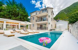 7 dormitorio villa 240 m² en Stoliv, Montenegro. 750 000 €