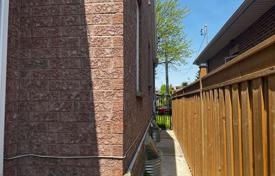 11 dormitorio casa de pueblo en North York, Canadá. C$1 783 000