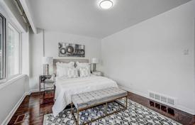 6 dormitorio casa de pueblo en North York, Canadá. C$1 606 000