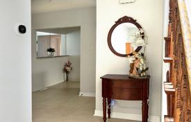 9 dormitorio casa de pueblo en Etobicoke, Canadá. C$1 811 000