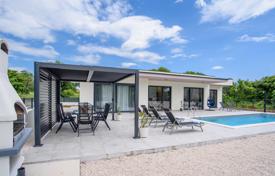 3 dormitorio casa de pueblo 135 m² en Kanfanar, Croacia. 600 000 €