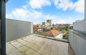 6 dormitorio casa de pueblo 248 m² en Porto (city), Portugal. 875 000 €