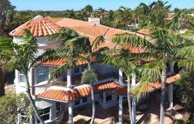 Piso – Coral Gables, Florida, Estados Unidos. 3 500 €  por semana