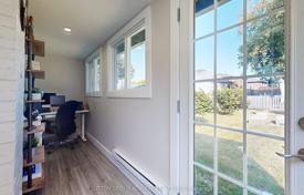 9 dormitorio casa de pueblo en Scarborough, Canadá. C$1 381 000