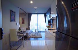 1-dormitorio apartamentos en condominio en Sathon, Tailandia. $170 000