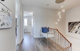 7 dormitorio casa de pueblo en Scarborough, Canadá. C$1 326 000