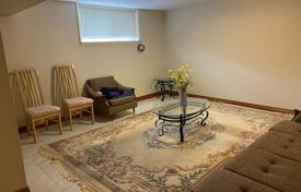 9 dormitorio casa de pueblo en North York, Canadá. C$1 293 000