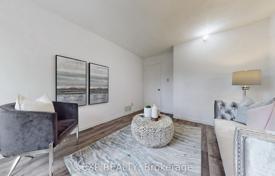 9 dormitorio casa de pueblo en Scarborough, Canadá. C$1 554 000