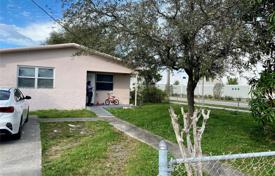 Casa de pueblo – West Park, Broward, Florida,  Estados Unidos. $495 000