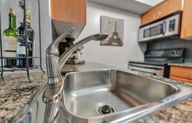3 dormitorio piso en North York, Canadá. C$778 000