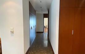 3-dormitorio apartamentos en condominio en Pathum Wan, Tailandia. $4 300  por semana