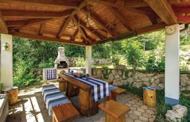 5 dormitorio casa de pueblo 290 m² en Matulji, Croacia. 675 000 €